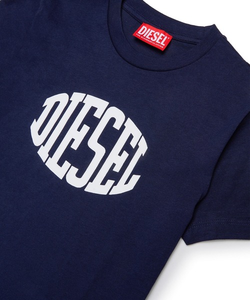 DIESEL KIDS（ディーゼルキッズ）の「DIESEL（ディーゼル）Kids & Junior ブランドロゴ半袖Tシャツカットソー（Tシャツ/カットソー・キッズ・ブラック/ターコイズブルー/ネイビー/ネイビー×ホワイト/ブルー/ホワイト/レッド・4Y/6Y/8Y/10Y/12Y/14Y/16Y）」の12枚目の写真