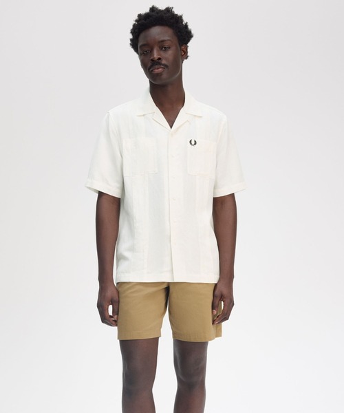FRED PERRY（フレッドペリー）の「Linen Blend Revere Collar Shirt／リネンブレンドオープンカラーシャツ（シャツ/ブラウス・メンズ・ホワイト・M/L）」の2枚目の写真