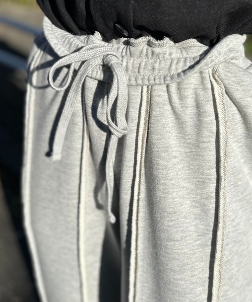 mi via loca(ミヴィアロカ)の「ウラケ カットオフ ワイド スウェットパンツ(スウェットパンツ・レディース・ブラック/ピンク/トップグレー・FREE)」の11枚目の写真