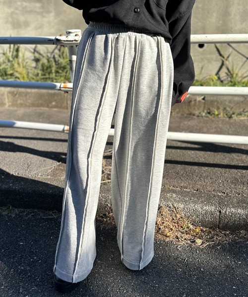 mi via loca(ミヴィアロカ)の「ウラケ カットオフ ワイド スウェットパンツ(スウェットパンツ・レディース・ブラック/ピンク/トップグレー・FREE)」の5枚目の写真