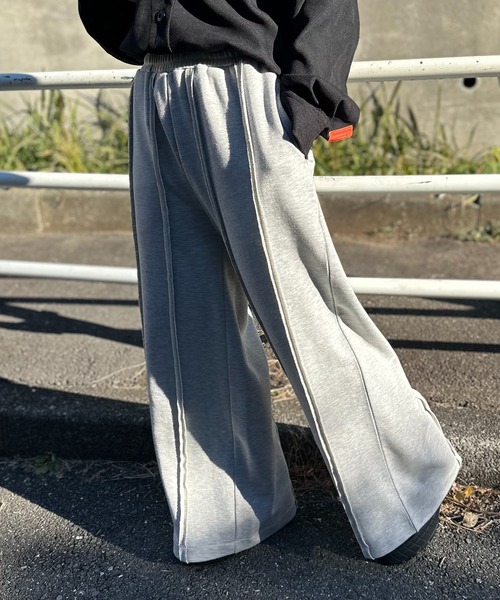 mi via loca(ミヴィアロカ)の「ウラケ カットオフ ワイド スウェットパンツ(スウェットパンツ・レディース・ブラック/ピンク/トップグレー・FREE)」の7枚目の写真