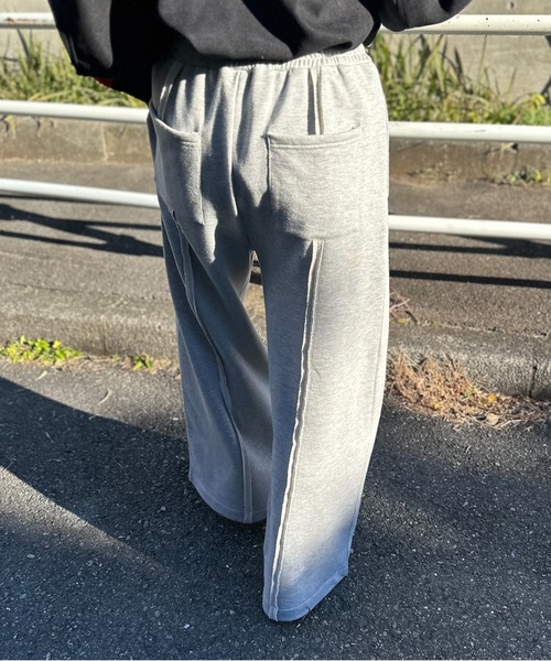 mi via loca(ミヴィアロカ)の「ウラケ カットオフ ワイド スウェットパンツ(スウェットパンツ・レディース・ブラック/ピンク/トップグレー・FREE)」の10枚目の写真