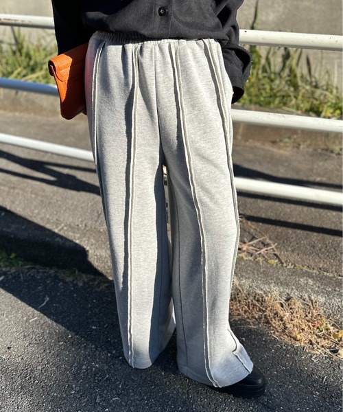 mi via loca(ミヴィアロカ)の「ウラケ カットオフ ワイド スウェットパンツ(スウェットパンツ・レディース・ブラック/ピンク/トップグレー・FREE)」の4枚目の写真