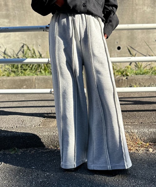 mi via loca(ミヴィアロカ)の「ウラケ カットオフ ワイド スウェットパンツ(スウェットパンツ・レディース・ブラック/ピンク/トップグレー・FREE)」の12枚目の写真