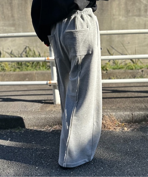 mi via loca(ミヴィアロカ)の「ウラケ カットオフ ワイド スウェットパンツ(スウェットパンツ・レディース・ブラック/ピンク/トップグレー・FREE)」の14枚目の写真