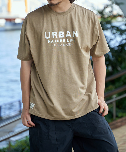 ikka（イッカ）の「【親子コーデ】URBAN NATURE LIFE アーバンネイチャーライフ フロッキープリントTシャツ（Tシャツ/カットソー・メンズ・ホワイト/ブラック/ネイビー/ベージュ・M/L/XL/S）」の4枚目の写真