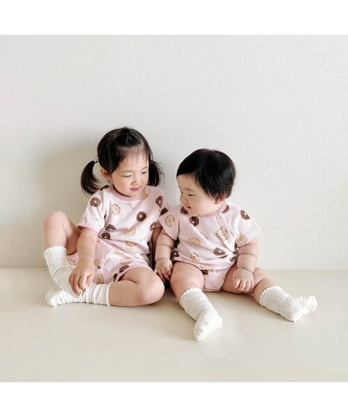 apres les cours(アプレレクール)の「おやつ柄ボディースーツ(ロンパース・キッズ・アイボリー/ピンク・80/70)」の5枚目の写真