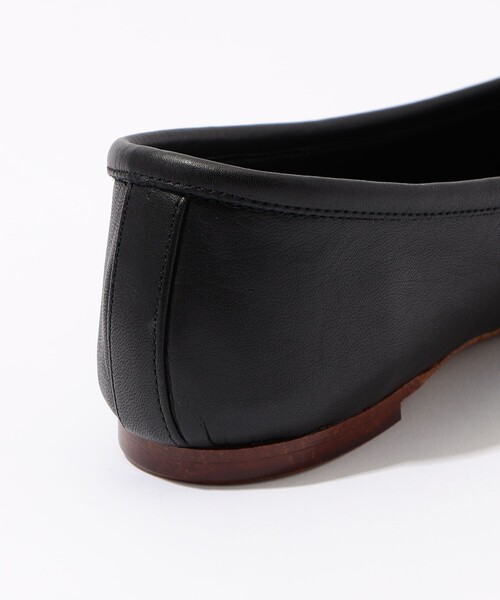 TOMORROWLAND (トゥモローランド)の「CHEMBUR SQ FLAT STUDS BALLET シューズ(パンプス・レディース・ホワイト/ブラック・38/37/36)」の10枚目の写真