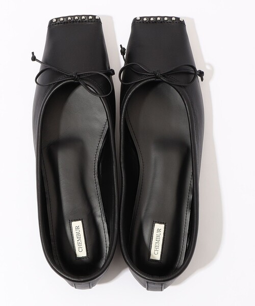 TOMORROWLAND (トゥモローランド)の「CHEMBUR SQ FLAT STUDS BALLET シューズ(パンプス・レディース・ホワイト/ブラック・38/37/36)」の8枚目の写真