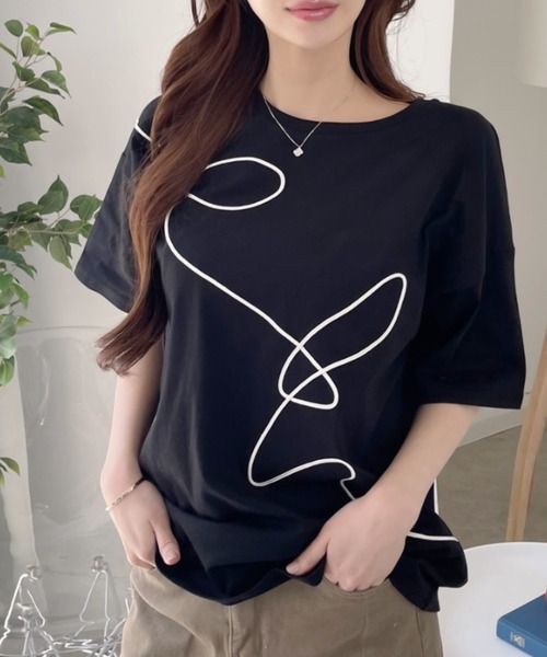 Eclat one(エクラワン)の「【Eclat one】ニュアンスライン オーバーサイズ Tシャツ(Tシャツ/カットソー・レディース・ブラック/ブルー/オフホワイト・FREE)」の1枚目の写真