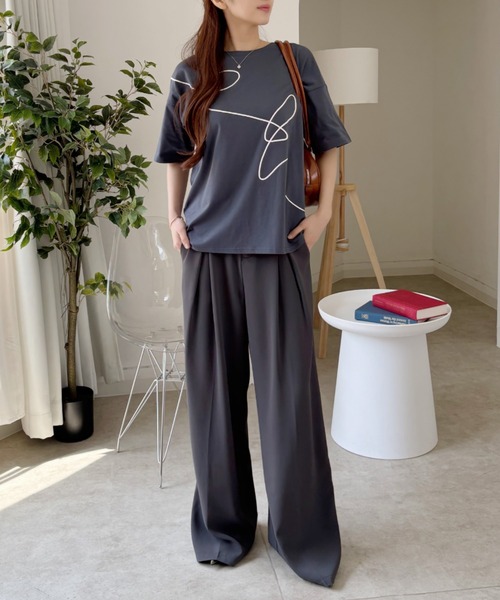 Eclat one(エクラワン)の「【Eclat one】ニュアンスライン オーバーサイズ Tシャツ(Tシャツ/カットソー・レディース・ブラック/ブルー/オフホワイト・FREE)」の18枚目の写真