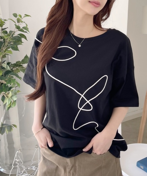Eclat one(エクラワン)の「【Eclat one】ニュアンスライン オーバーサイズ Tシャツ(Tシャツ/カットソー・レディース・ブラック/ブルー/オフホワイト・FREE)」の7枚目の写真