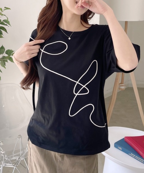 Eclat one(エクラワン)の「【Eclat one】ニュアンスライン オーバーサイズ Tシャツ(Tシャツ/カットソー・レディース・ブラック/ブルー/オフホワイト・FREE)」の8枚目の写真