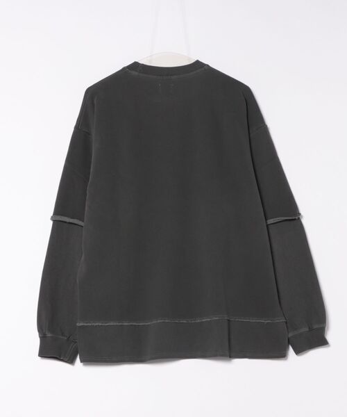 Revo.(レボ)の「Revo. オーバーサイズ ピグメント加工 フェイクレイヤード スウェット プルーバー(スウェット・メンズ・ブラック/ネイビー/ラベンダー・2/1)」の4枚目の写真