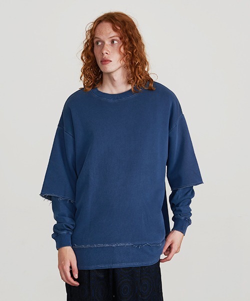 Revo.(レボ)の「Revo. オーバーサイズ ピグメント加工 フェイクレイヤード スウェット プルーバー(スウェット・メンズ・ブラック/ネイビー/ラベンダー・2/1)」の2枚目の写真