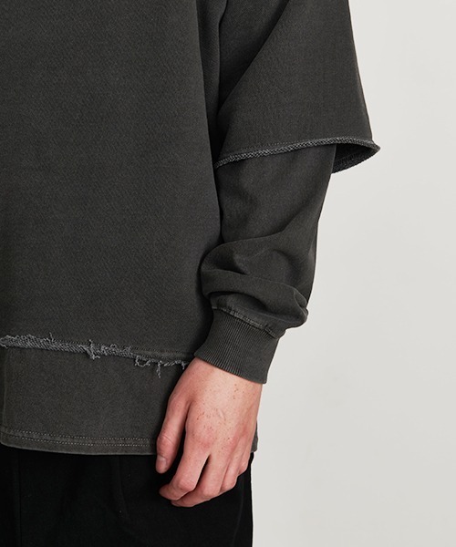 Revo.(レボ)の「Revo. オーバーサイズ ピグメント加工 フェイクレイヤード スウェット プルーバー(スウェット・メンズ・ブラック/ネイビー/ラベンダー・2/1)」の12枚目の写真