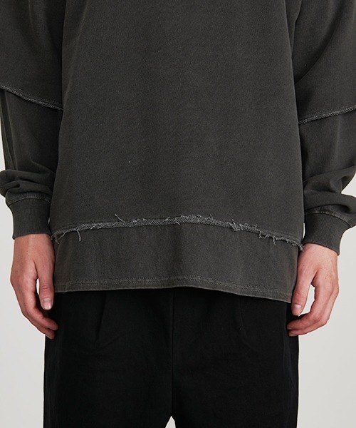 Revo.(レボ)の「Revo. オーバーサイズ ピグメント加工 フェイクレイヤード スウェット プルーバー(スウェット・メンズ・ブラック/ネイビー/ラベンダー・2/1)」の13枚目の写真