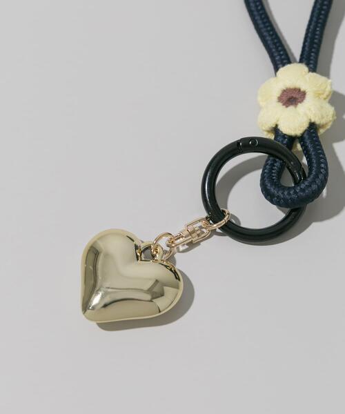 SMELLY（スメリー）の「ハートモチーフフラワーキーチェーン（キーホルダー・レディース・ミント/ブラック・-）」の10枚目の写真