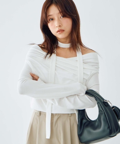 archives（アルシーヴ）の「タックドレープオフショルＴＯＰＳ（Tシャツ/カットソー・レディース・グレー/ブラック/ピンクベージュ/ブルー/オフホワイト・MEDIUM）」の10枚目の写真