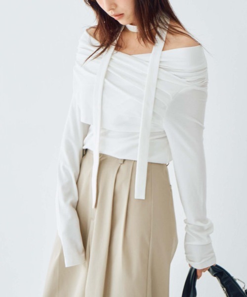 archives（アルシーヴ）の「タックドレープオフショルＴＯＰＳ（Tシャツ/カットソー・レディース・グレー/ブラック/ピンクベージュ/ブルー/オフホワイト・MEDIUM）」の12枚目の写真