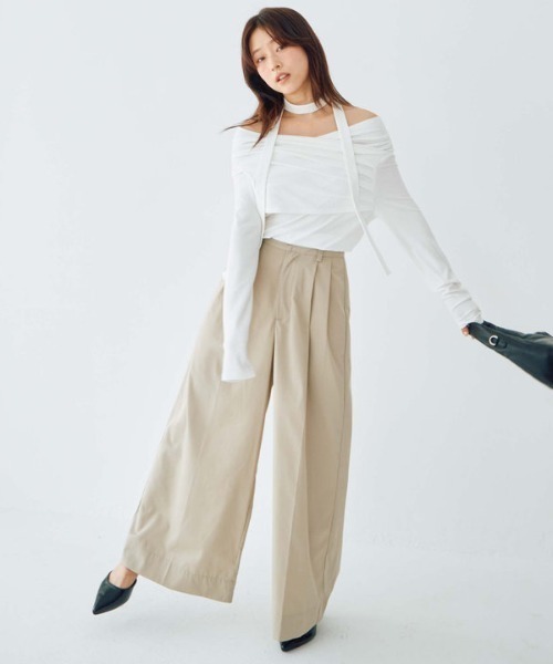 archives（アルシーヴ）の「タックドレープオフショルＴＯＰＳ（Tシャツ/カットソー・レディース・グレー/ブラック/ピンクベージュ/ブルー/オフホワイト・MEDIUM）」の14枚目の写真