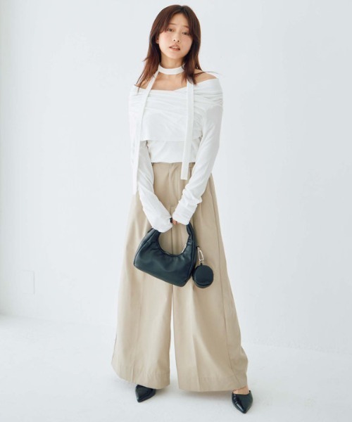 archives（アルシーヴ）の「タックドレープオフショルＴＯＰＳ（Tシャツ/カットソー・レディース・グレー/ブラック/ピンクベージュ/ブルー/オフホワイト・MEDIUM）」の15枚目の写真