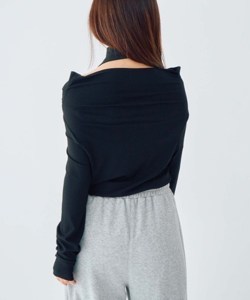 archives（アルシーヴ）の「タックドレープオフショルＴＯＰＳ（Tシャツ/カットソー・レディース・グレー/ブラック/ピンクベージュ/ブルー/オフホワイト・MEDIUM）」の18枚目の写真