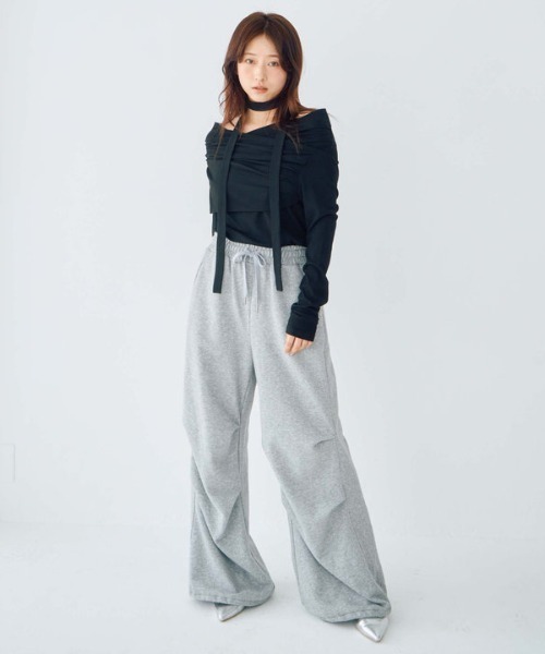 archives（アルシーヴ）の「タックドレープオフショルＴＯＰＳ（Tシャツ/カットソー・レディース・グレー/ブラック/ピンクベージュ/ブルー/オフホワイト・MEDIUM）」の19枚目の写真