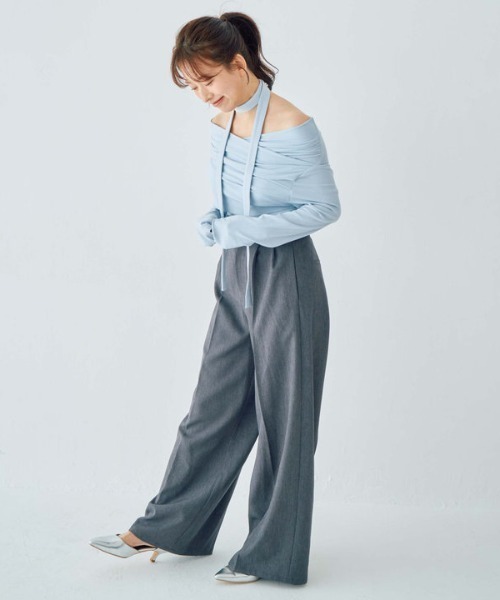 archives（アルシーヴ）の「タックドレープオフショルＴＯＰＳ（Tシャツ/カットソー・レディース・グレー/ブラック/ピンクベージュ/ブルー/オフホワイト・MEDIUM）」の7枚目の写真