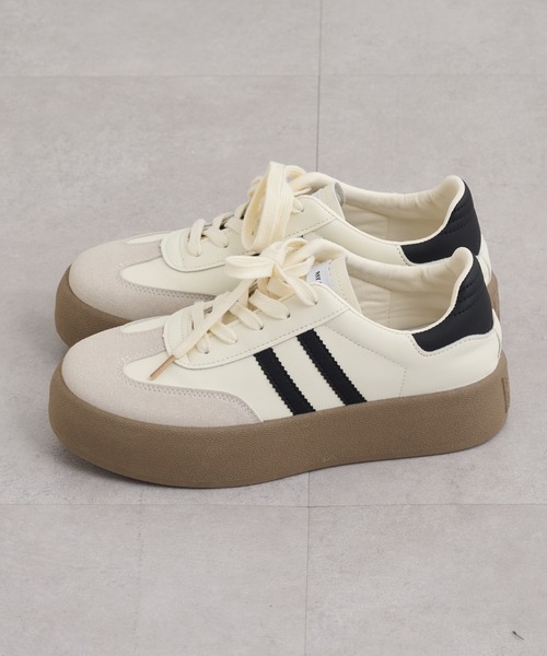 RAY CASSIN(レイカズン)の「厚底ラインスニーカー(スニーカー・レディース・ブラック/ホワイト・L/M/S)」の9枚目の写真