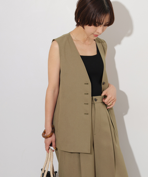JOURNAL STANDARD relume（ジャーナルスタンダード　レリューム）の「トロピカルストレッチVネックベスト（ベスト・レディース・カーキ/チャコールグレー・FREE）」の2枚目の写真