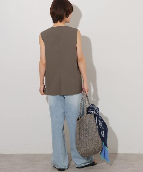 JOURNAL STANDARD relume（ジャーナルスタンダード　レリューム）の「トロピカルストレッチVネックベスト（ベスト・レディース・カーキ/チャコールグレー・FREE）」の14枚目の写真