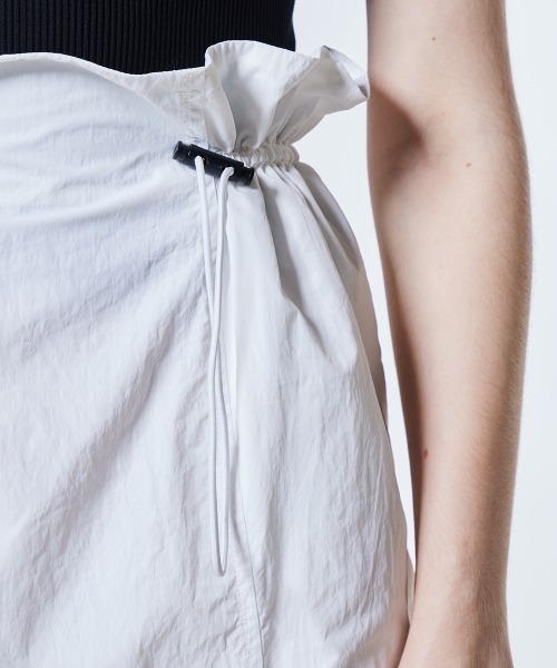 DOUBLE STANDARD CLOTHING（ダブルスタンダードクロージング）の「ライトワッシャータフタスカート（スカート・レディース・ブラック/ライトグレー/オフホワイト・38/36）」の11枚目の写真