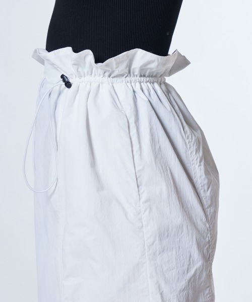 DOUBLE STANDARD CLOTHING（ダブルスタンダードクロージング）の「ライトワッシャータフタスカート（スカート・レディース・ブラック/ライトグレー/オフホワイト・38/36）」の12枚目の写真