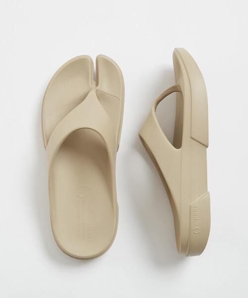 PAES(ペイズ)の「【Paes/ペイズ】Flipflop Basic Line | PAES01 / リカバリーサンダル(サンダル・メンズ・ブラック/ベージュ・4/3/2)」の1枚目の写真