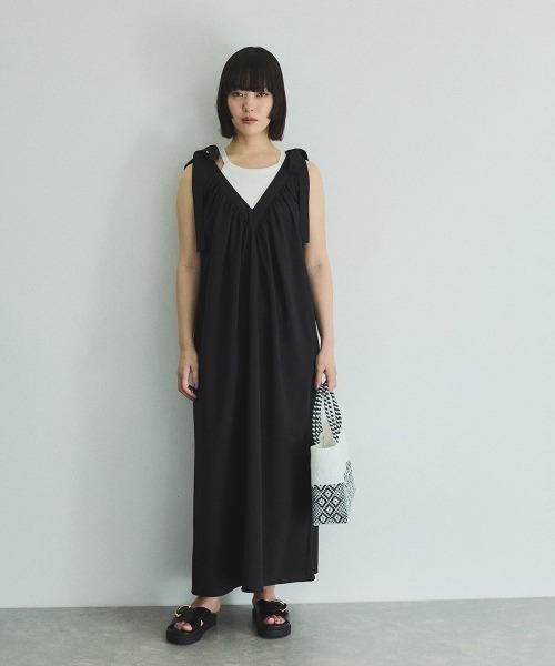 VICKY（ビッキー）の「カップツキホルターネックタンクトップ≪手洗い可能≫（タンクトップ・レディース・ピンク/オフホワイト/ブラック・M）」の11枚目の写真