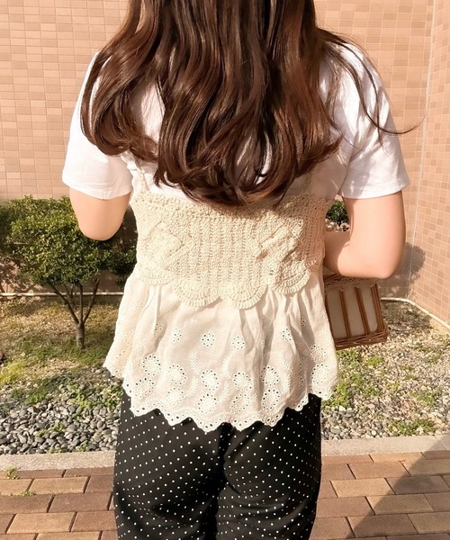 merrylatte(メリーラテ)の「かぎ編みレースビスチェ&Tシャツセット(その他トップス・レディース・アイボリー・FREE)」の4枚目の写真