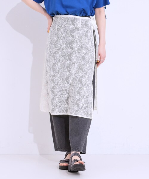 SHOO・LA・RUE(シューラルー)の「【洗える】チュール刺繍ラップスカート(スカート・レディース・アイボリー/ブラック・00)」の4枚目の写真