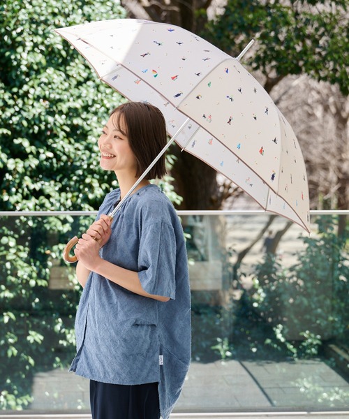 Arnold Palmer（アーノルドパーマー）の「アート総柄 晴雨兼用 シェア 長傘（長傘・レディース・ネイビー/ベージュ・F）」の9枚目の写真