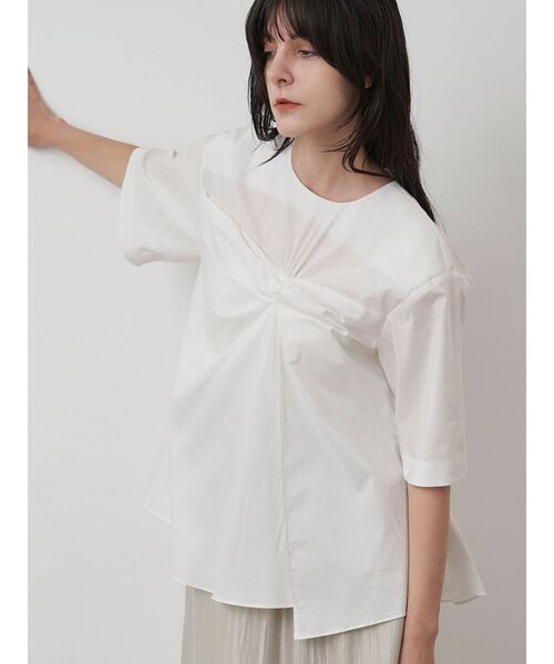 ELENDEEK(エレンディーク)の「ビスチェドレープブラウス(シャツ/ブラウス・レディース・ブラック/オフホワイト/グレー/ネイビー・FREE)」の12枚目の写真