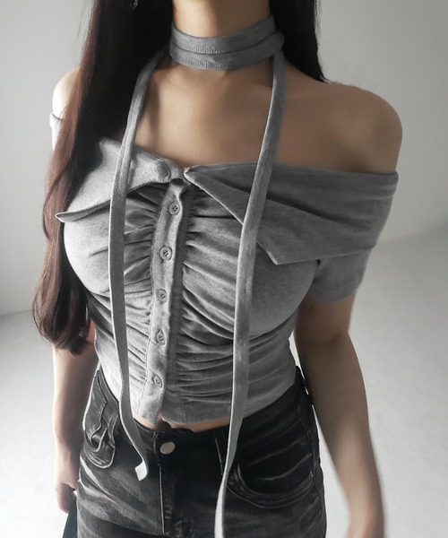 me+em select(ミームセレクト)の「【 3color 】チョーカーロングタイ付き オフショルダータックギャザーTシャツ / choker long tie SET offshoulder tuck gather slim T-shirt(Tシャツ/カットソー・レディース・ブラック/ライトグレー/ホワイト・FREE)」の8枚目の写真