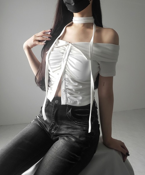 me+em select(ミームセレクト)の「【 3color 】チョーカーロングタイ付き オフショルダータックギャザーTシャツ / choker long tie SET offshoulder tuck gather slim T-shirt(Tシャツ/カットソー・レディース・ブラック/ライトグレー/ホワイト・FREE)」の18枚目の写真