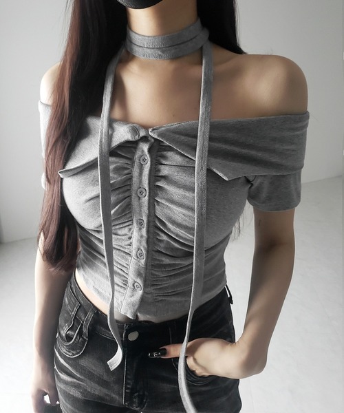 me+em select(ミームセレクト)の「【 3color 】チョーカーロングタイ付き オフショルダータックギャザーTシャツ / choker long tie SET offshoulder tuck gather slim T-shirt(Tシャツ/カットソー・レディース・ブラック/ライトグレー/ホワイト・FREE)」の10枚目の写真