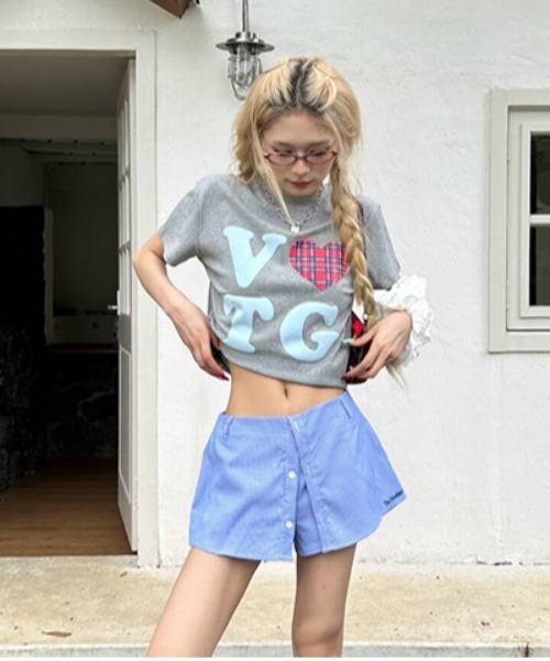 gossip!ロサンゼルス(ゴシップロサンゼルス)の「Y2K ハート チェックグラフィックプリントTシャツ(Tシャツ/カットソー・レディース・グレー/ホワイト・FREE)」の4枚目の写真
