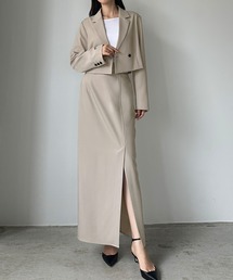 Louere(ルエレ)のショートテーラードジャケット+前スリットタイトスカートSET(セットアップ)