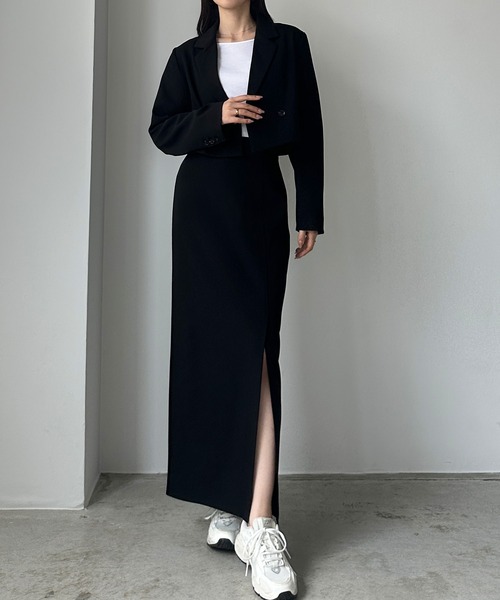 Louere（ルエレ）の「ショートテーラードジャケット＋前スリットタイトスカートSET（セットアップ・レディース・グレイッシュベージュ/ブラック/チャコール・X-LARGE/LARGE/MEDIUM/SMALL）」の13枚目の写真