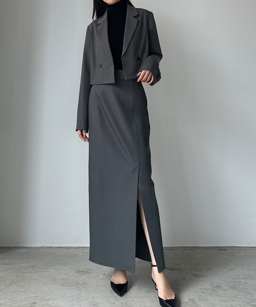 Louere（ルエレ）の「ショートテーラードジャケット＋前スリットタイトスカートSET（セットアップ・レディース・グレイッシュベージュ/ブラック/チャコール・X-LARGE/LARGE/MEDIUM/SMALL）」の19枚目の写真