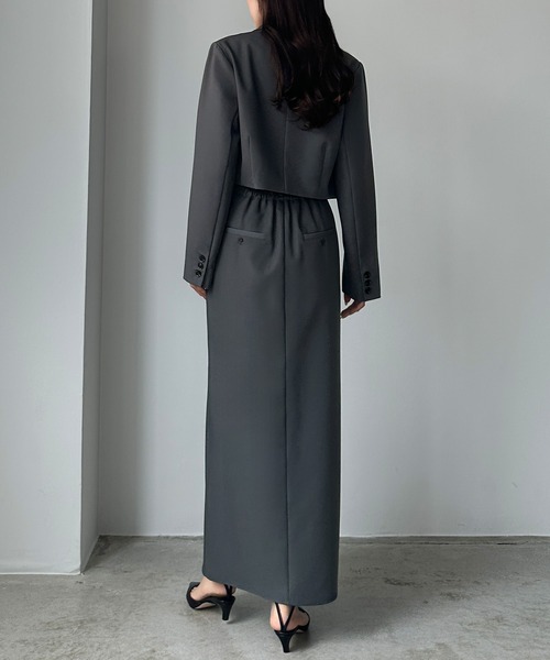 Louere（ルエレ）の「ショートテーラードジャケット＋前スリットタイトスカートSET（セットアップ・レディース・グレイッシュベージュ/ブラック/チャコール・X-LARGE/LARGE/MEDIUM/SMALL）」の20枚目の写真