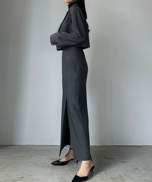 Louere（ルエレ）の「ショートテーラードジャケット＋前スリットタイトスカートSET（セットアップ・レディース・グレイッシュベージュ/ブラック/チャコール・X-LARGE/LARGE/MEDIUM/SMALL）」の21枚目の写真