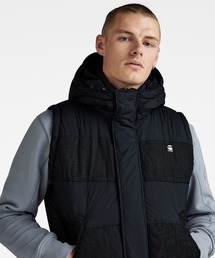 G-STAR(ジースター)のSALVOS-R HOODED VEST/デニムナイロン異素材ミックス中綿フーデッドベスト(ダウンベスト)